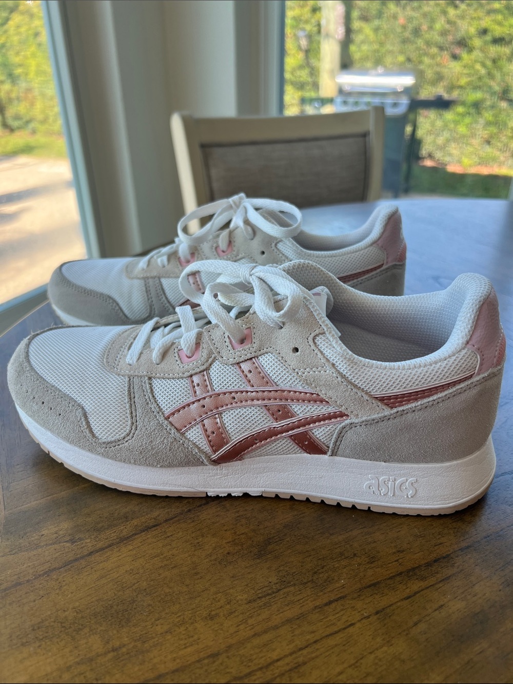 ASICS Lyte Classic Women’s Sneaker White and Rose Gold. Size 9.5